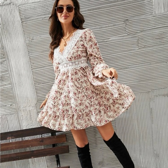 Floral Print Lantern Lace Dress - Picture 2 of 2